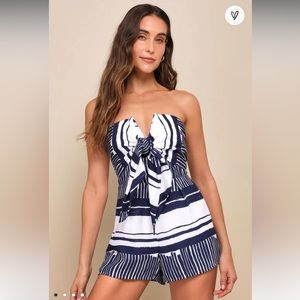 Lulus blue and white striped tie front strapless romper / new with tags / size m